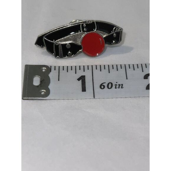 Ball And Gag Halloween Pin Brooch - Picture 1 of 1